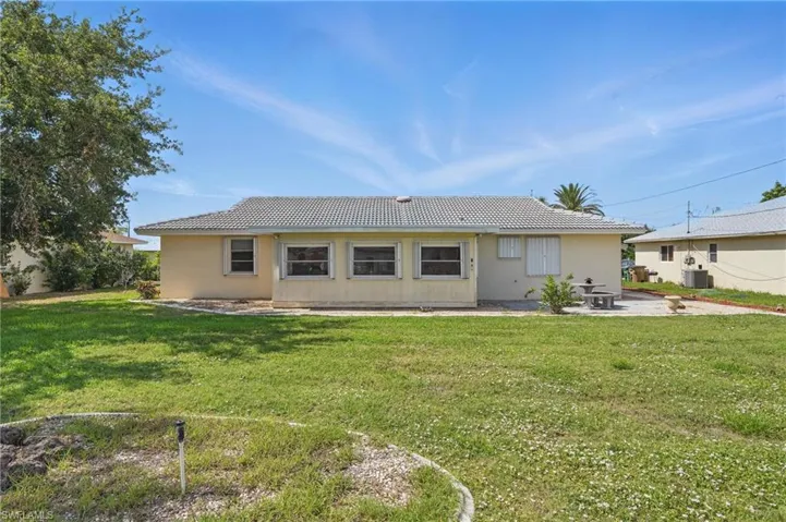 1303 SE 33rd  TER, Cape Coral, FL 33904