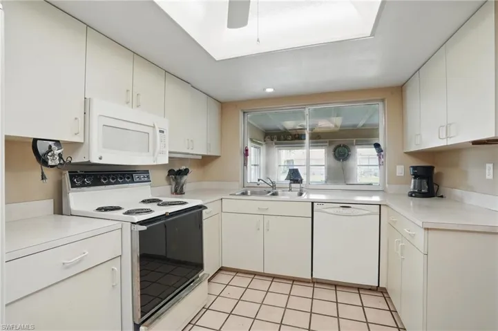 1303 SE 33rd  TER, Cape Coral, FL 33904
