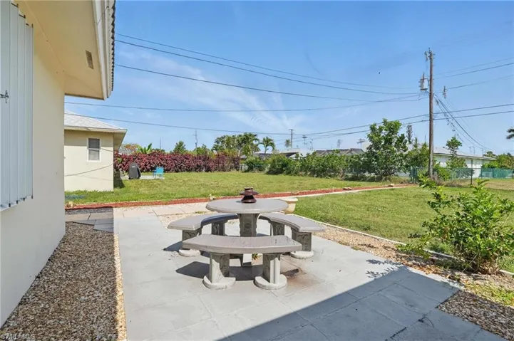1303 SE 33rd  TER, Cape Coral, FL 33904