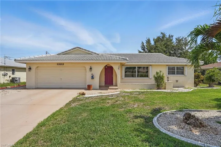 1303 SE 33rd  TER, Cape Coral, FL 33904