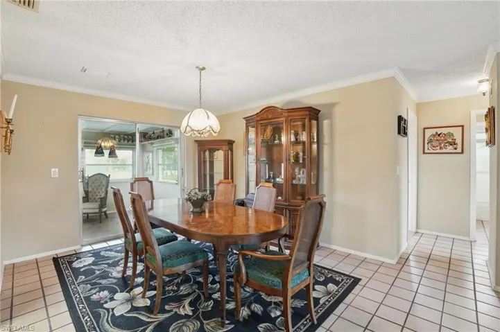 1303 SE 33rd  TER, Cape Coral, FL 33904