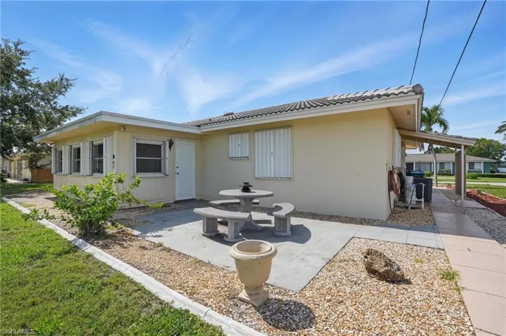 1303 SE 33rd  TER, Cape Coral, FL 33904