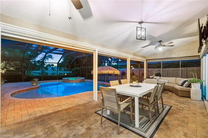 7021  Appleby  DR, Naples, FL 34104