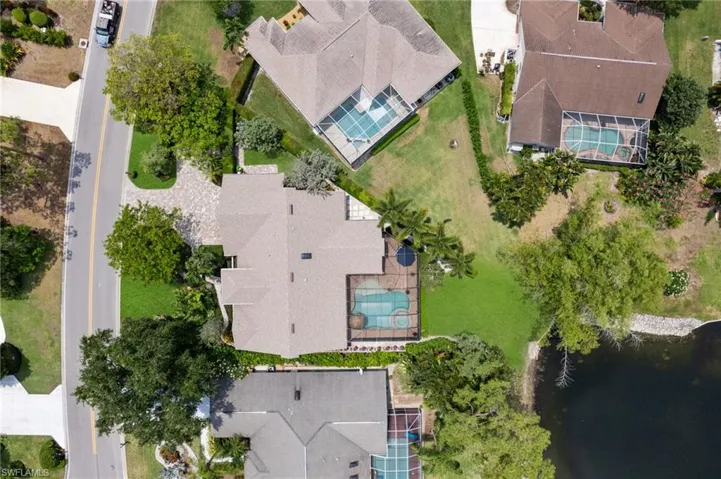 7021  Appleby  DR, Naples, FL 34104