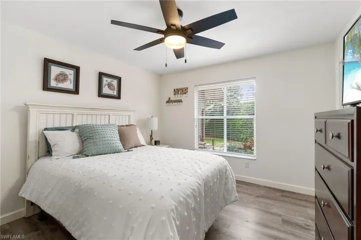 Guest bedroom 1.