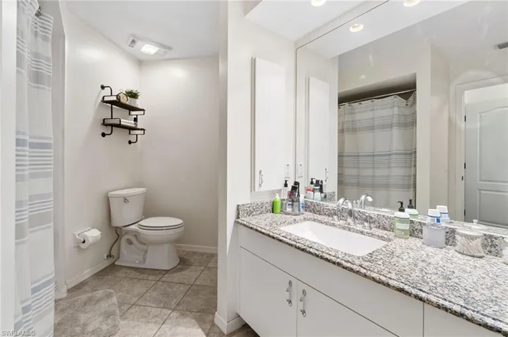 Guest bathroom.