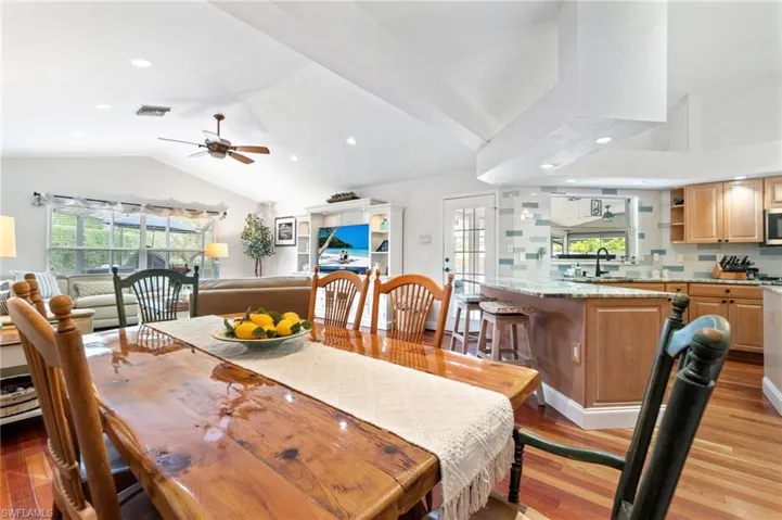 7021  Appleby  DR, Naples, FL 34104