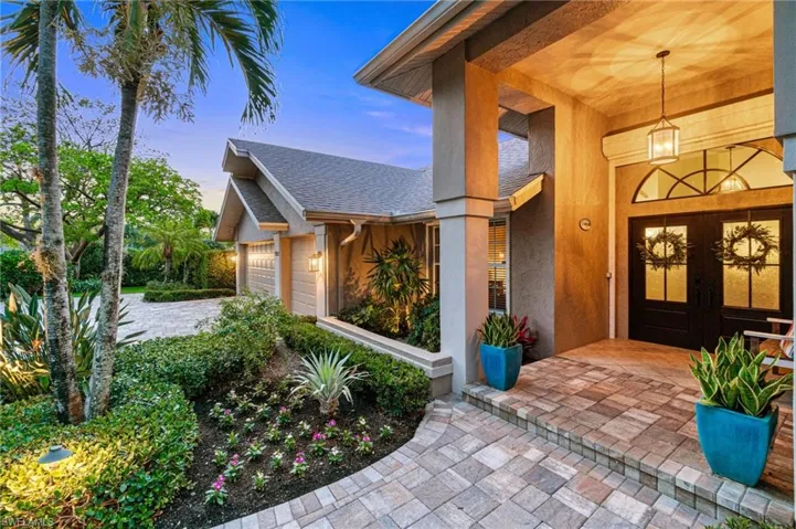 7021  Appleby  DR, Naples, FL 34104
