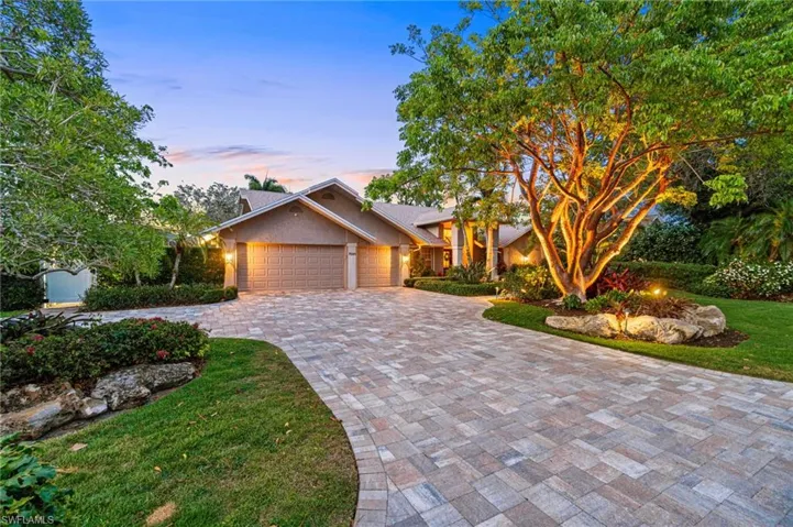 7021  Appleby  DR, Naples, FL 34104