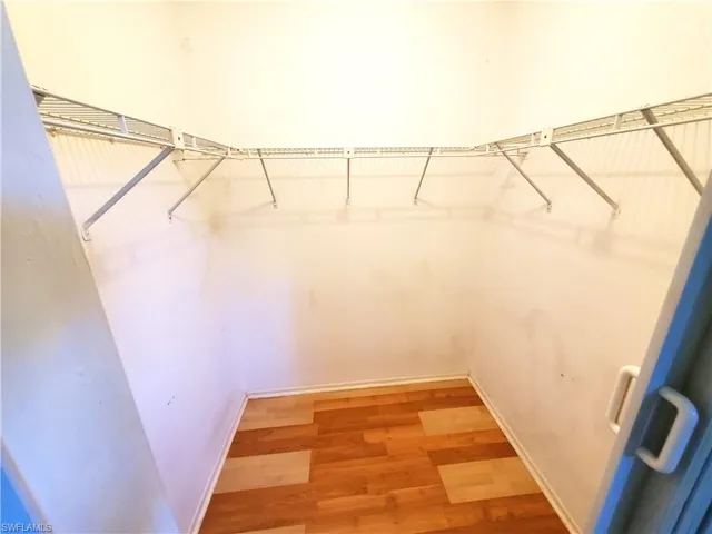 Master Walk- in Closet