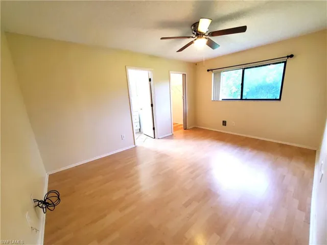 Master bedroom with Master Bath and Walk-in Closet
