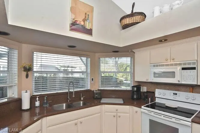 2301 Mcgregor Park Cir, Fort Myers, Florida 33908