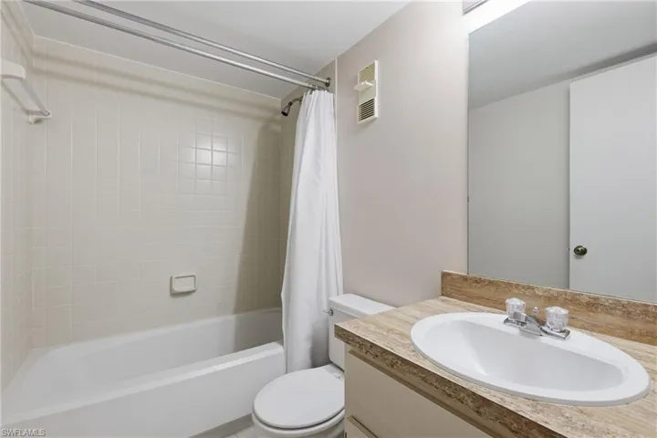 1526 Mainsail Dr 3, Naples, Florida 34114