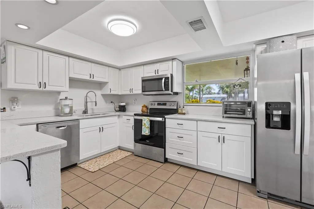 9948 Almetta AVE, Fort Myers, FL 33919,225063501