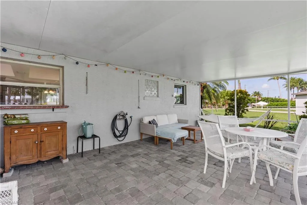 9948 Almetta AVE, Fort Myers, FL 33919,225063501