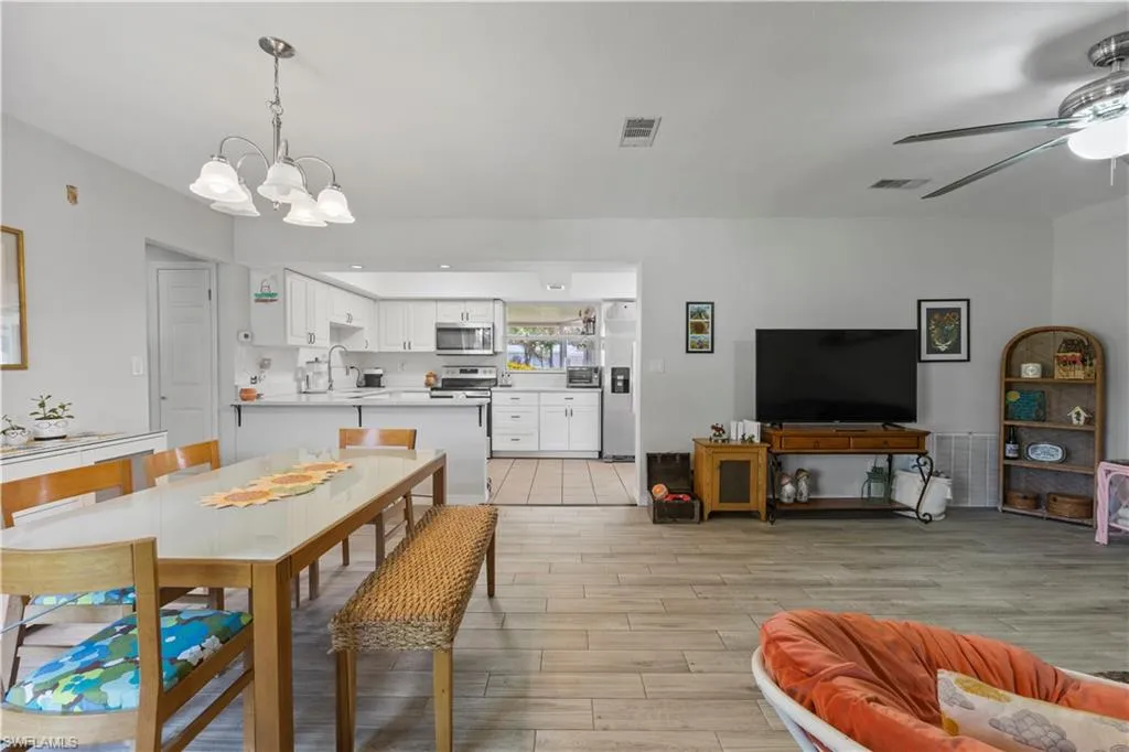 9948 Almetta AVE, Fort Myers, FL 33919,225063501