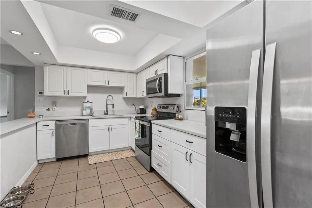 9948 Almetta AVE, Fort Myers, FL 33919,225063501