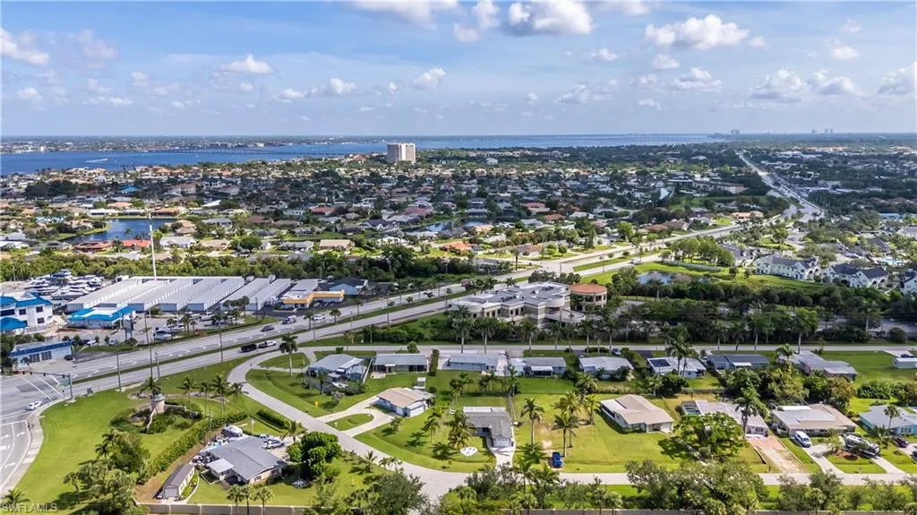 9948 Almetta AVE, Fort Myers, FL 33919,225063501