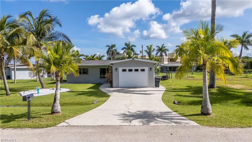 9948 Almetta AVE, Fort Myers, FL 33919,225063501