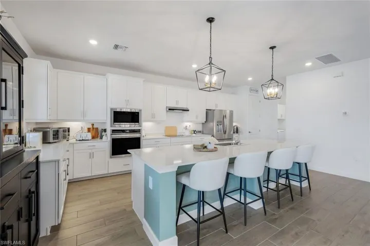 10817  Timber Creek  DR, Fort Myers, FL 33913
