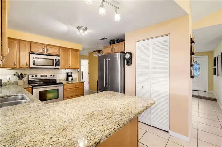 3741 SE 4th  AVE, Cape Coral, FL 33904