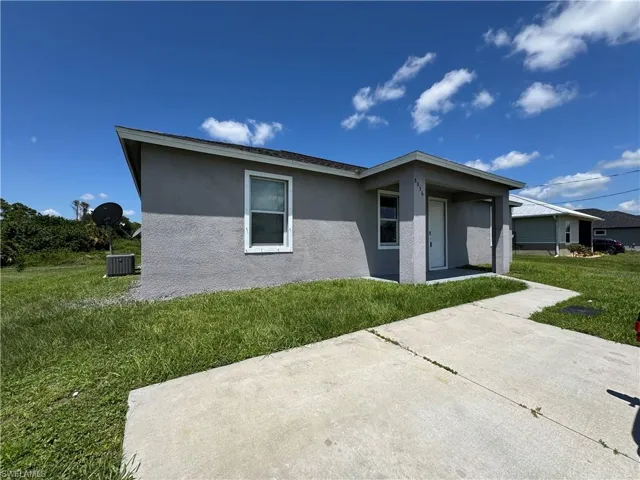8036 Buttercup Cir, Labelle, Florida 33935