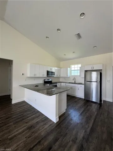 8036 Buttercup Cir, Labelle, Florida 33935