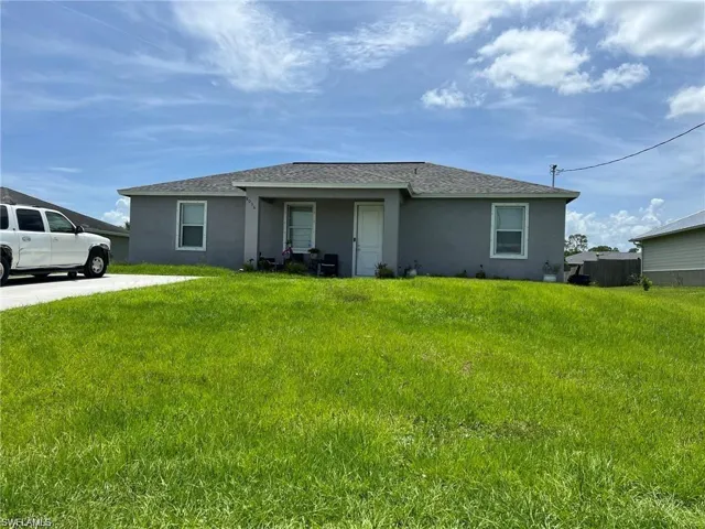 8036 Buttercup Cir, Labelle, Florida 33935