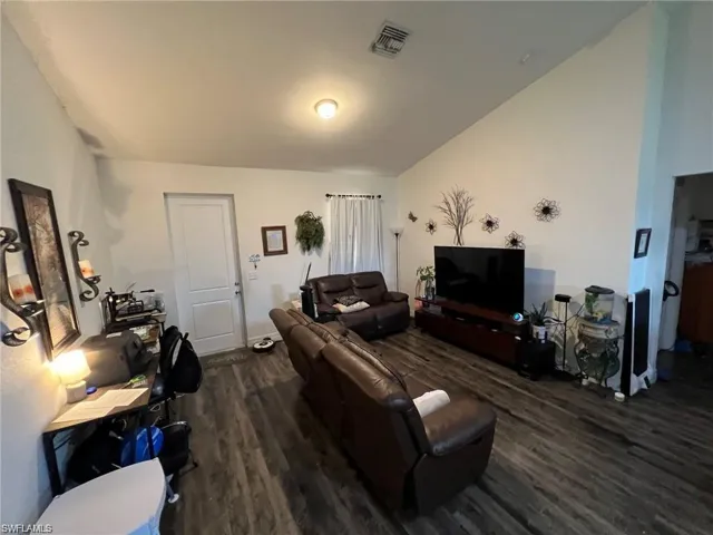 8036 Buttercup Cir, Labelle, Florida 33935