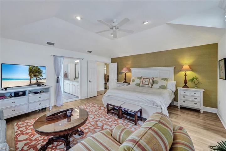 Owner Suite, Split Bedroom Floorplan, LVT Flooring