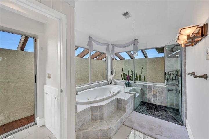 Private Walled Outdoor Space, Walk IN Glass Shower, Separate Jetted Bath