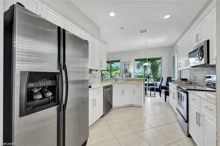 8723 Coastline Ct 202, Naples, Florida 34120