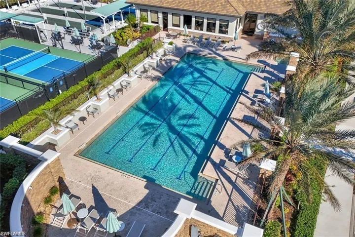 8723 Coastline Ct 202, Naples, Florida 34120