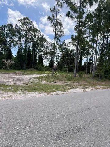 3011 33rd St Sw, Lehigh Acres, Florida 33976
