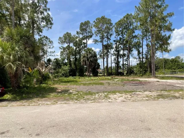 3011 33rd St Sw, Lehigh Acres, Florida 33976