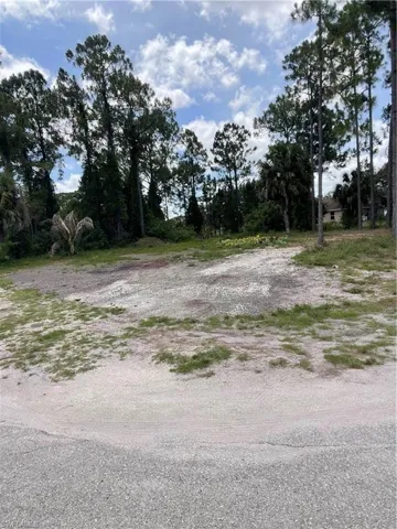 3011 33rd St Sw, Lehigh Acres, Florida 33976