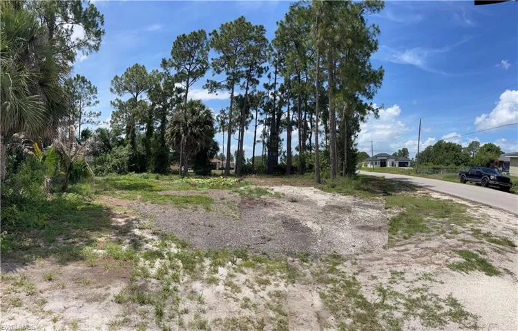3011 33rd St Sw, Lehigh Acres, Florida 33976