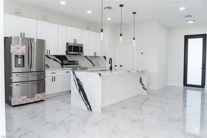 2555 25th st  W  , Lehigh Acres, FL 33971