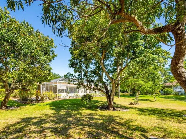 610  West  ST, Naples, FL 34108