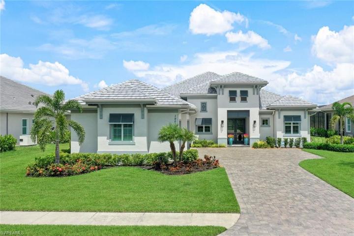 Front view of home.