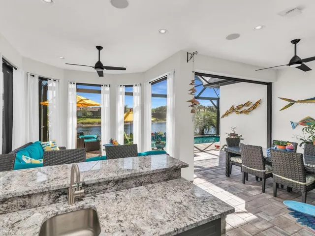 Expansive Caribbean style Lania
