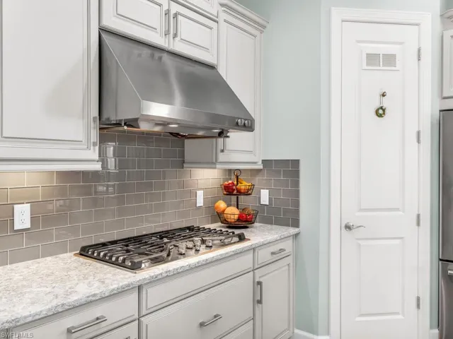 Chefs  will love this natural gas cooking! Heat lamp added