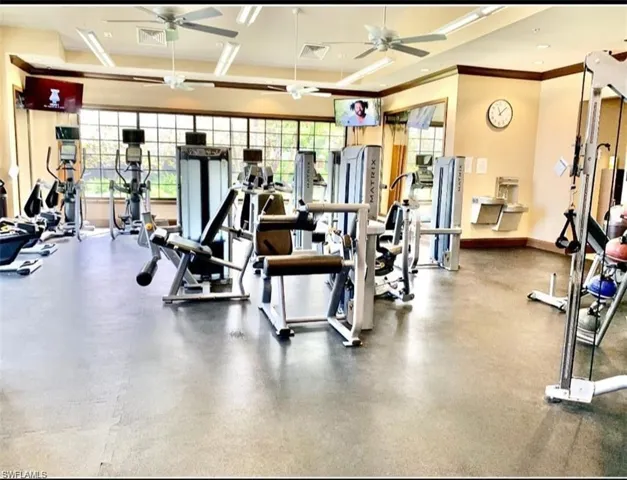 24/7 fully equipped gym