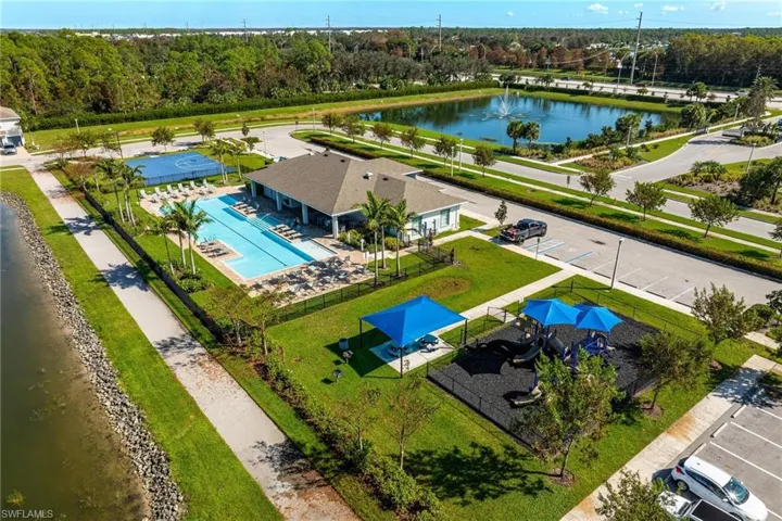 15433  Wildflower  CIR, Naples, FL 34119
