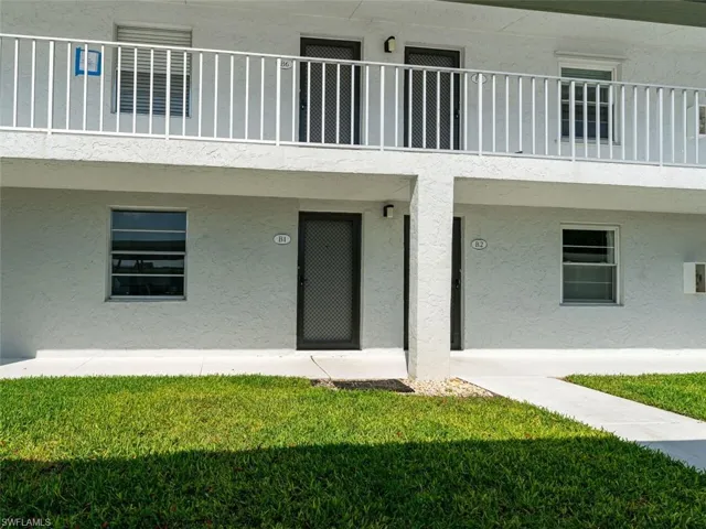 4126  Belair  LN, Naples, FL 34103