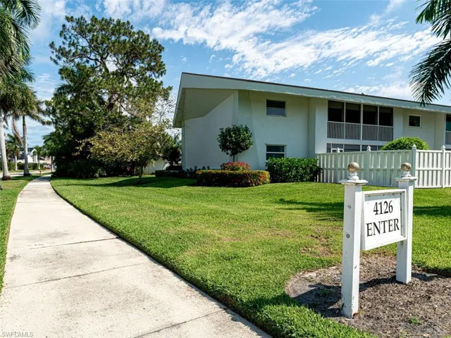 4126  Belair  LN, Naples, FL 34103
