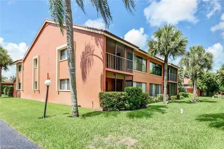124 Cypress Way E E5, Naples, Florida 34110
