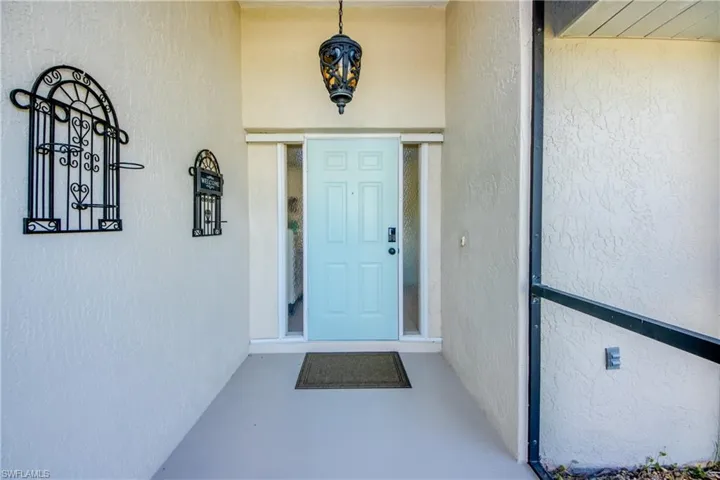 Screened Front Entry