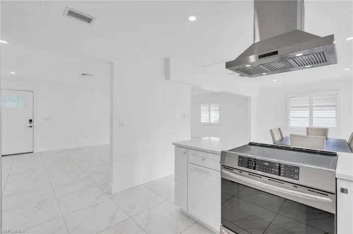 15  Crooked  LN, Naples, FL 34112