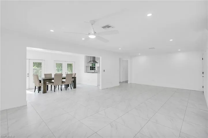 15  Crooked  LN, Naples, FL 34112
